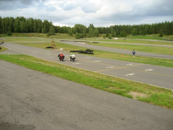 IMG_6860 - grando & peter racing.. hahahaha.JPG