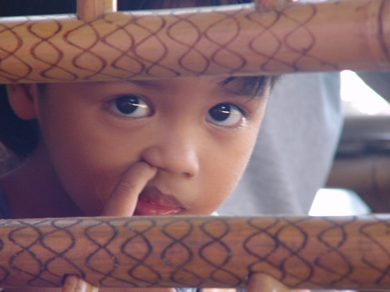 2002-11-16. Child in Thailand (koh phi phi le, thailand).JPG