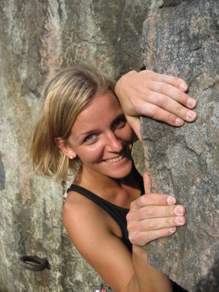 2009-07-15. Doing some climbing (kanalklippan, stockholm).JPG